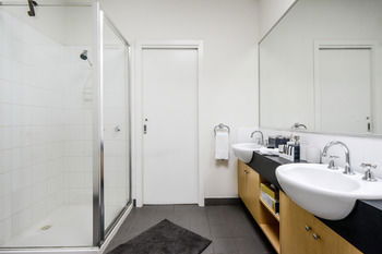 UrbanMinder @ Montague - Hotel Gold Coast 2
