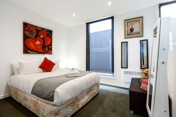 UrbanMinder @ Montague - Hotel Gold Coast 6
