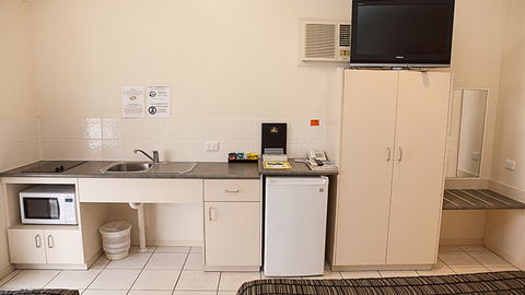 BEST WESTERN Caboolture Central Motor Inn - Hotel Gold Coast 0