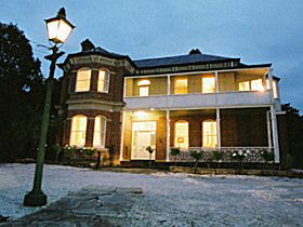 Amberley House - Hotel Gold Coast 0