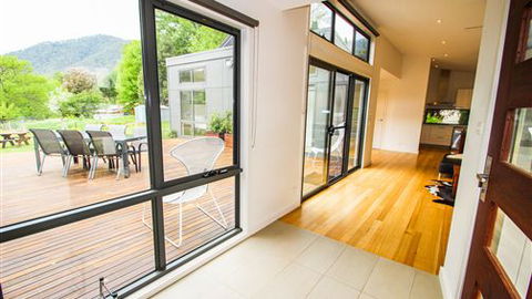 The BASE Luxury Villas - Hotel Gold Coast 3