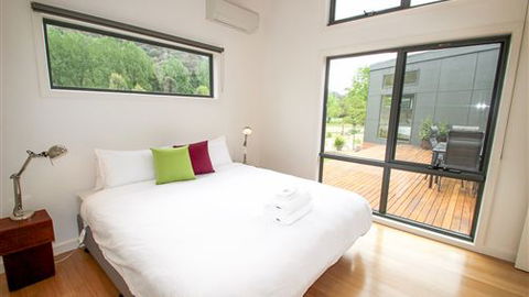 The BASE Luxury Villas - Hotel Gold Coast 2