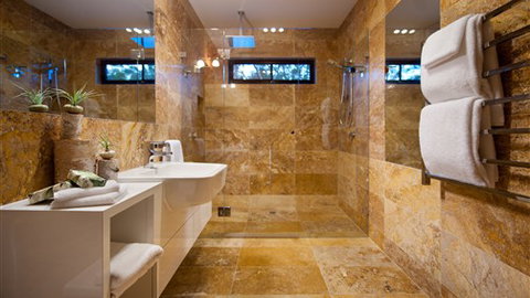 Harmony - Hotel Gold Coast 4