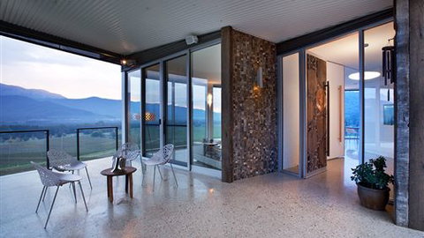 Feathertop Chateau - Hotel Gold Coast 4