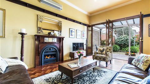 Avalon Guesthouse - Hotel Gold Coast 0