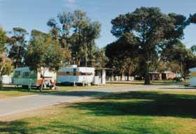 Tumby Bay Caravan Park Cabins - Hotel Gold Coast 2