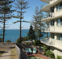 Campbells Cove Beachfront Apartments - Hotel Gold Coast