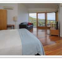 Chris's Beacon Point Restaurant  Villas - Hotel Gold Coast