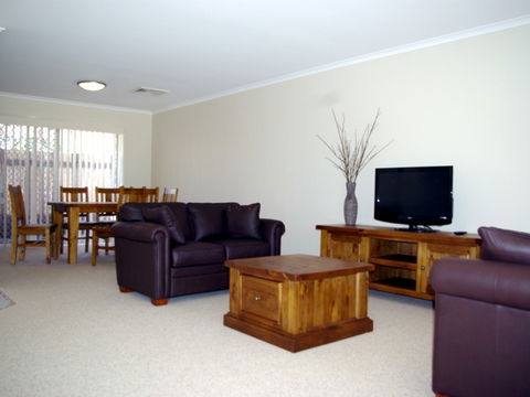 Fairways Bed & Breakfast At Jerilderie - Hotel Gold Coast 2