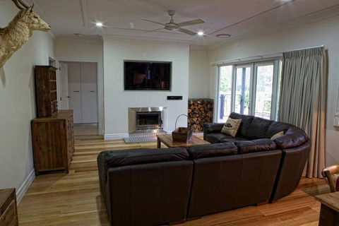 G G's By The River - Hotel Gold Coast 0