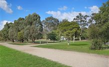 Active Holidays Albury - Hotel Gold Coast 1