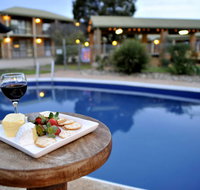 Statesman Motor Inn