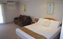 Hilltops Retreat Motor Inn - Young - Hotel Gold Coast 2