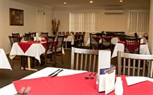 Hilltops Retreat Motor Inn - Young - Hotel Gold Coast 3