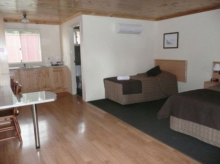 Black Gold Country Cabins - Hotel Gold Coast 3
