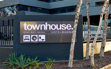 Townhouse Hotel Wagga - Hotel Gold Coast 1