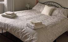 The Art Shack - Hotel Gold Coast 1