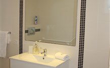 Aarons At Byron - - Hotel Gold Coast 6