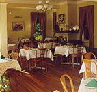 Closeburn House - - Hotel Gold Coast