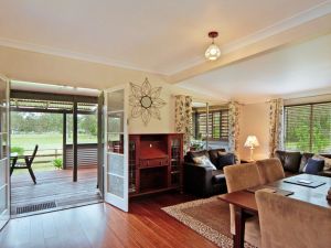 Woollamia Farm Cottage Accommodation - Hotel Gold Coast 0