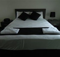 Dooleys Tavern and Motel Capella - Hotel Gold Coast