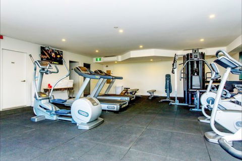 Alpha Canberra Hotel And Apartments - Hotel Gold Coast 10