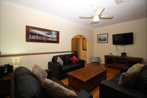 Christies Cottage For Holidays And Relocations. - Hotel Gold Coast 2