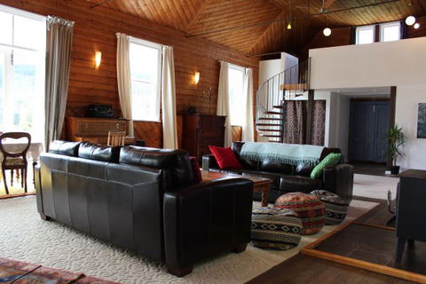 Chapel Lane Hall - Hotel Gold Coast 3