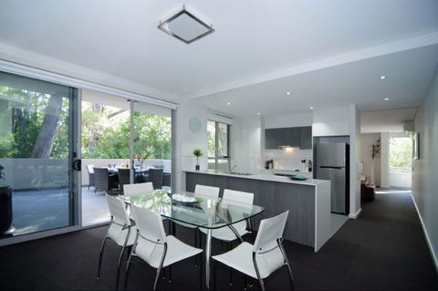 Aqua Leaf Apartment - Hotel Gold Coast 12