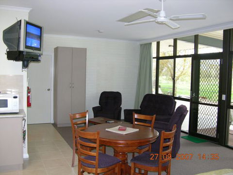 Myrtleford Masonic Units - Hotel Gold Coast 1