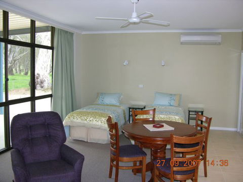 Myrtleford Masonic Units - Hotel Gold Coast 2