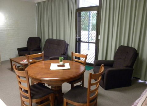 Myrtleford Masonic Units - Hotel Gold Coast 8