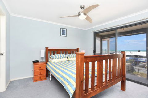 Ambergris - Hotel Gold Coast 5