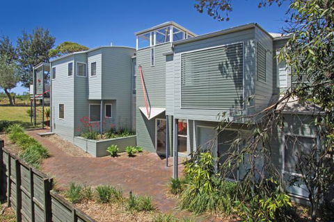 The Boathouse - Hotel Gold Coast 1