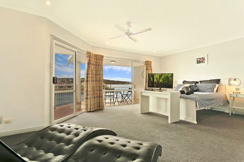 SALT Waterfront Apartment - Hotel Gold Coast 4