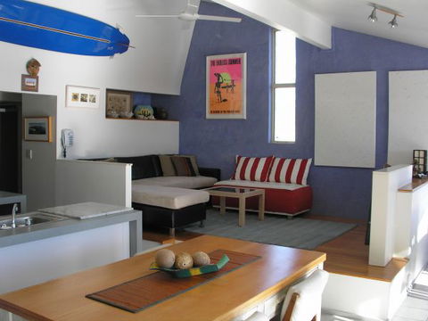 Boomers Beach House - Hotel Gold Coast 0