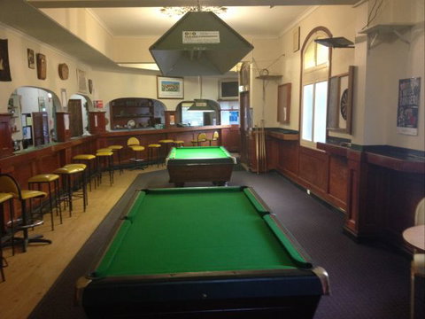 Cecil Hotel Zeehan - Hotel Gold Coast 1