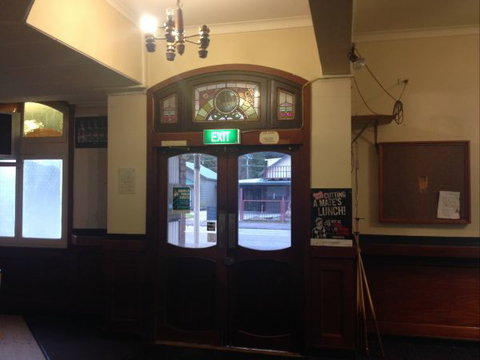 Cecil Hotel Zeehan - Hotel Gold Coast 3