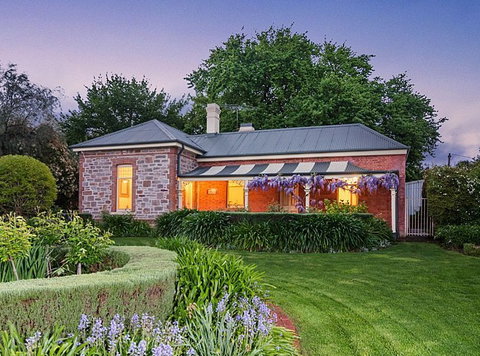 Dumas House - Hotel Gold Coast 1