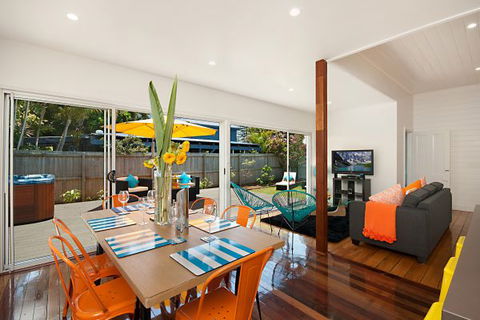 Aaloka Bay - Hotel Gold Coast 1