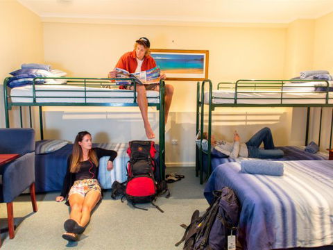 Adventure Backpackers - Hotel Gold Coast 3