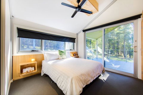 Nine Steps - Hotel Gold Coast 3