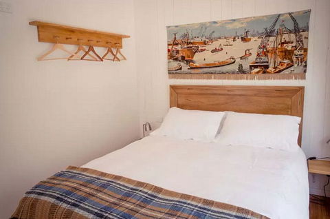 Sandalwood Shearing Shed - Hotel Gold Coast 9