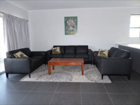 Adelaide Holiday House - Hotel Gold Coast 5