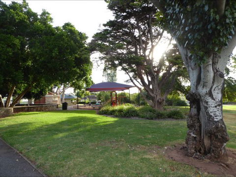 Adelaide Holiday House - Hotel Gold Coast 9