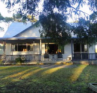 Arties Cottage Accommodation