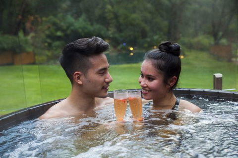 Japanese Mountain Retreat Mineral Springs & Spa - Hotel Gold Coast 3