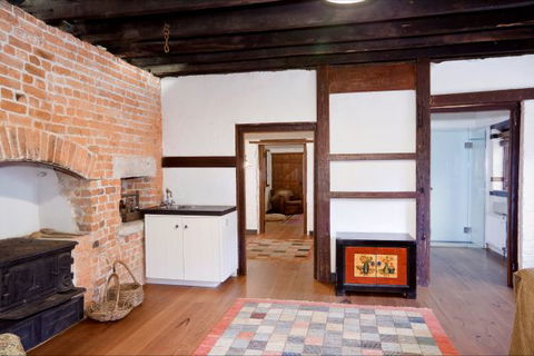 Vine Lodge Heritage Getaway - Hotel Gold Coast 7