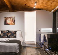 Waterfall Springs Retreat and Wildlife Sanctuary - Hotel Gold Coast