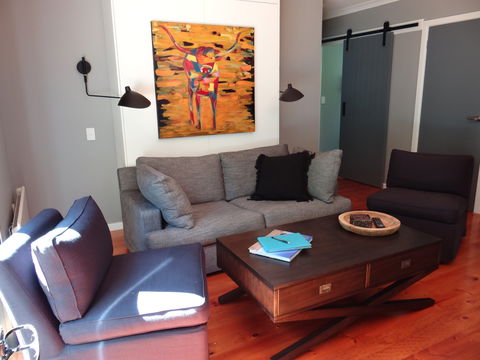 A Bach Of Bright - Hotel Gold Coast 1